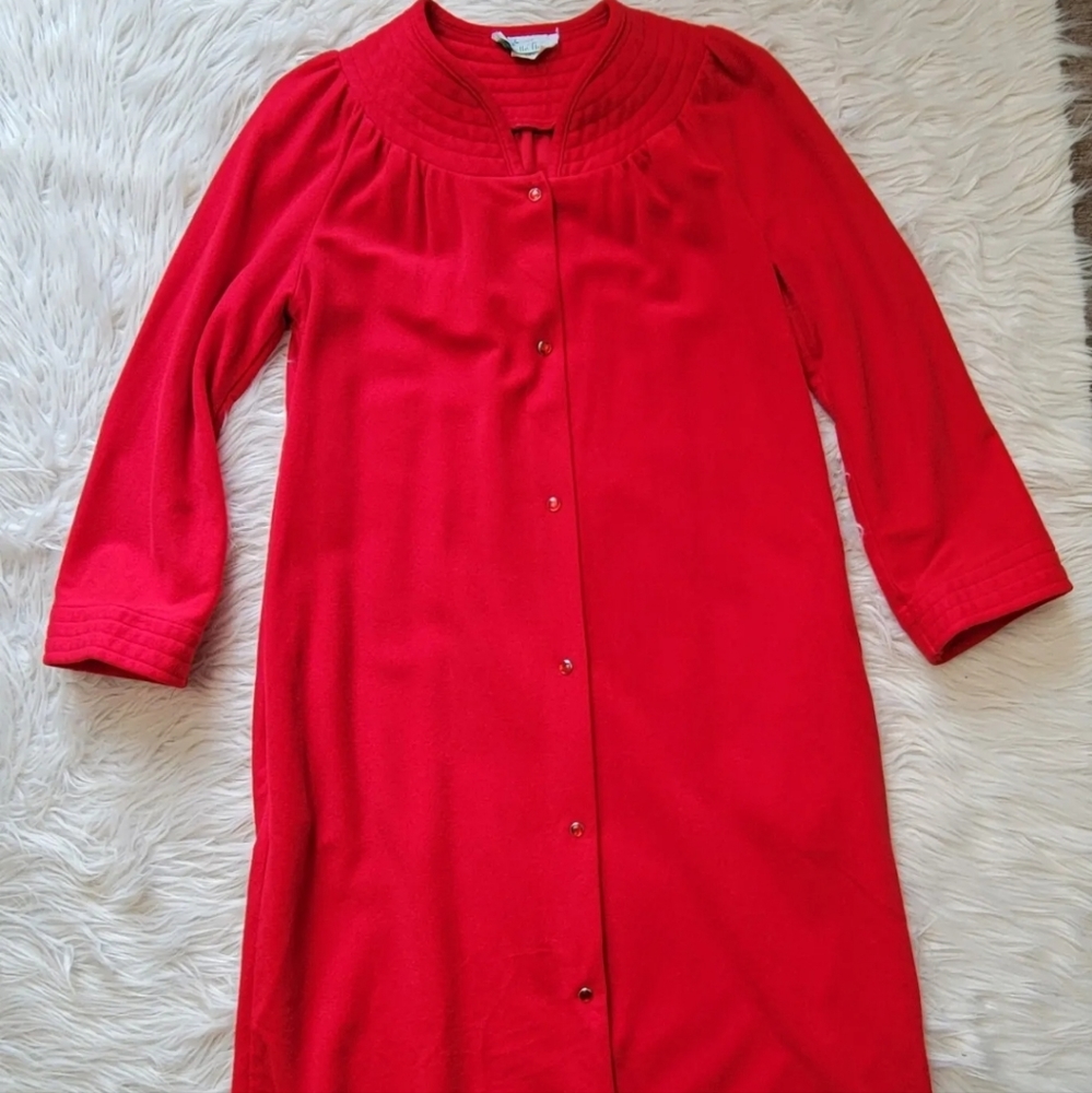 VTG Belle Fleur VELOUR Robe Housecoat Nightgown Size Small Red Snap Buttons.
